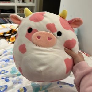 Evangelica 14” squishmallow